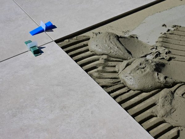 Poser carrelage sol : astuces et conseils pour un résultat parfait